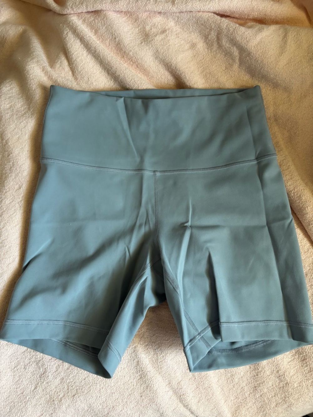 Lululemon Wunder Train 6” Short